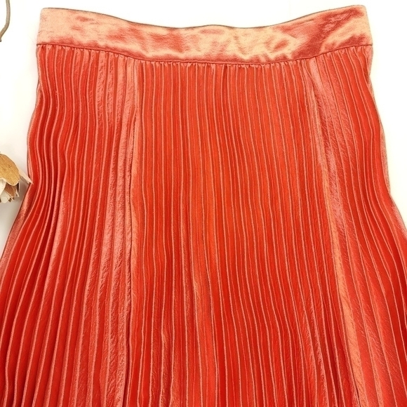 NEW YORK & COMPANY New Pleated Flutter Bottom Coral Shimmer Skirt Sz M - Picture 10 of 11